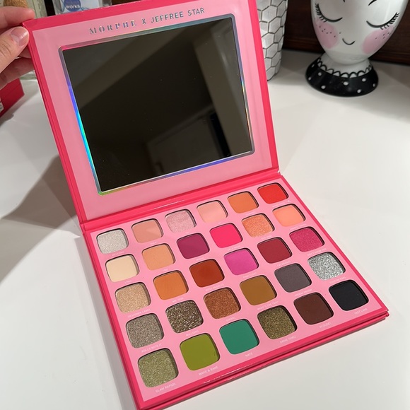 Morphe X Jeffree Star The Jeffree Star Artistry Eyeshadow Palette - Picture 5 of 5
